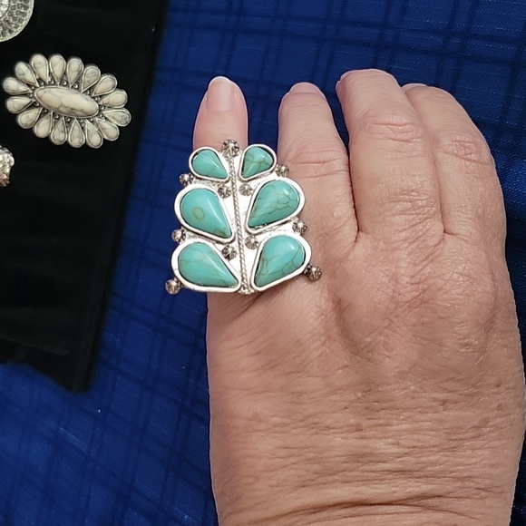 Faux turquoise adjustable ring - Picture 4 of 4